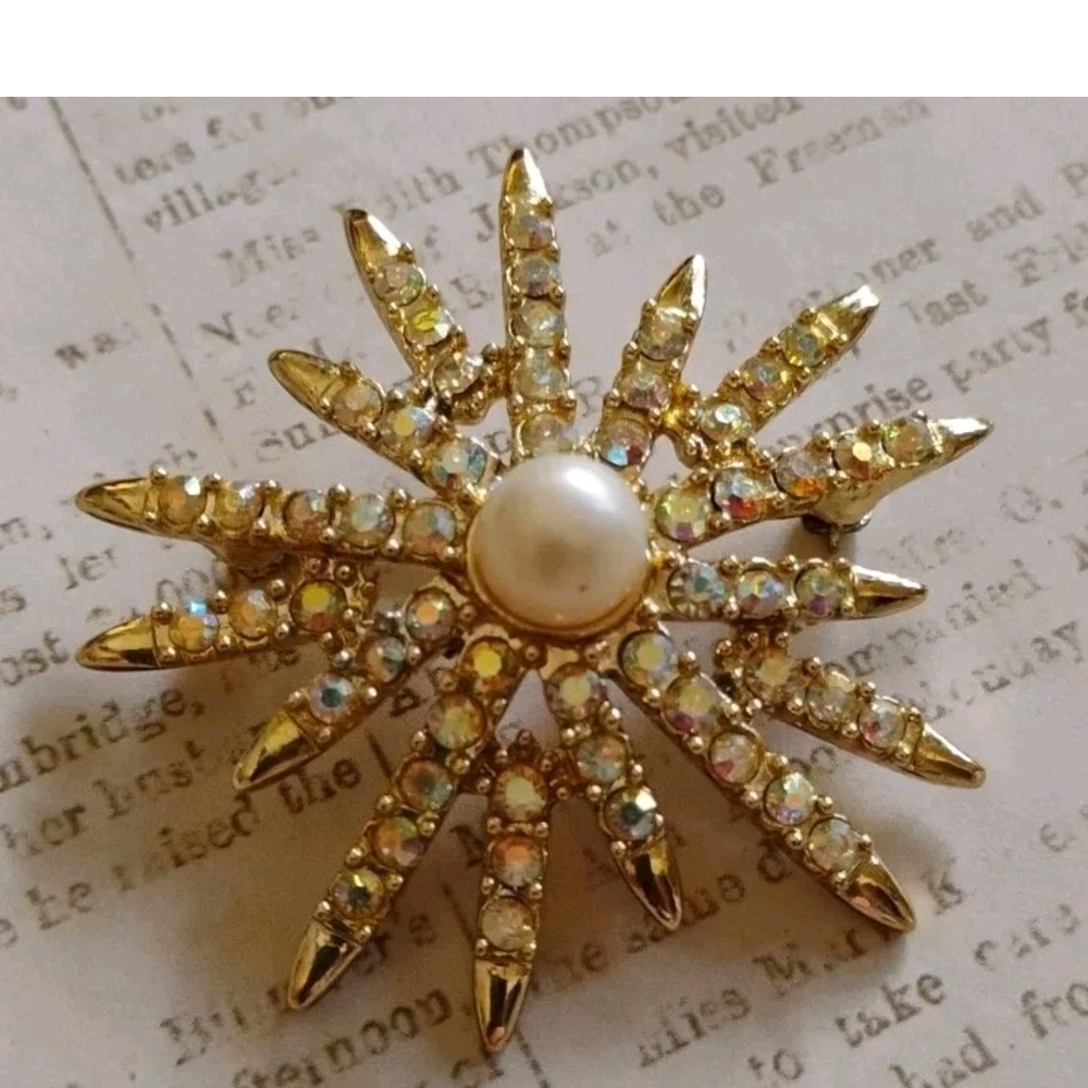 Gold and Pearl Starburst Brooch